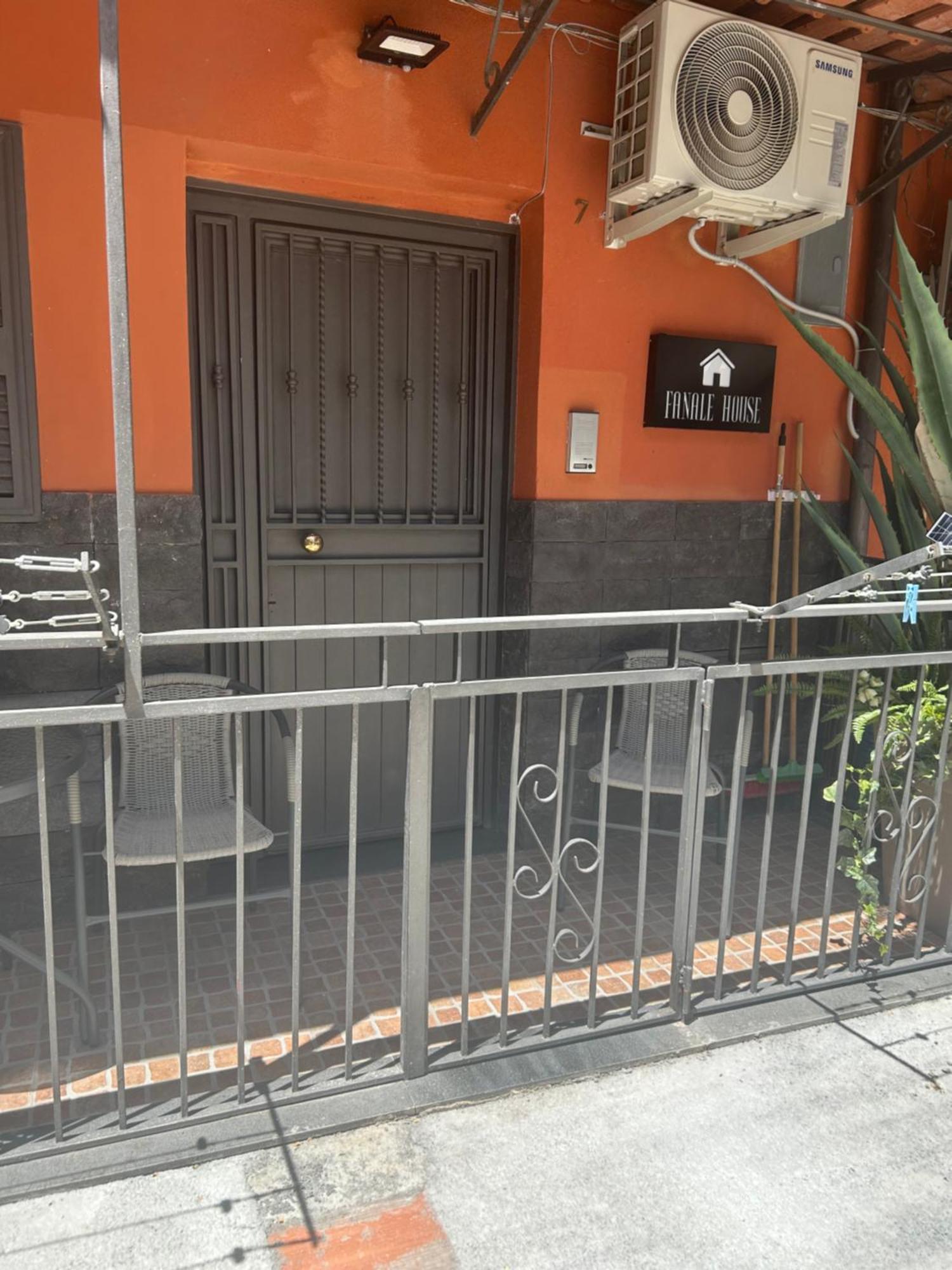 Fanale House Apartman Catania-Fontanarossai nemzetközi repülőtér Kültér fotó